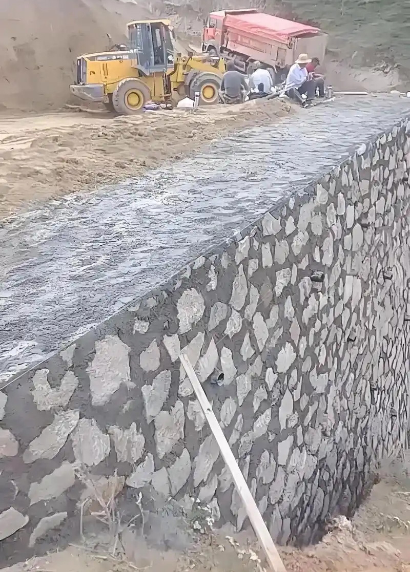 太原尖草坪区边坡加固