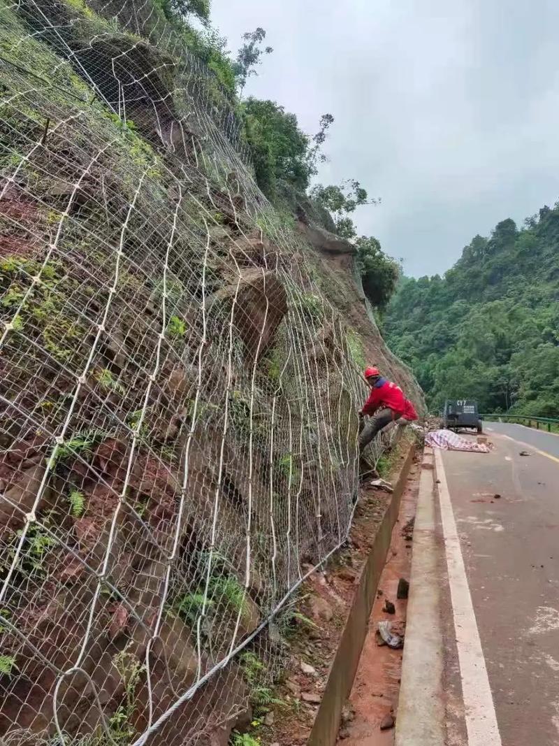 太原尖草坪区边坡绿化防护